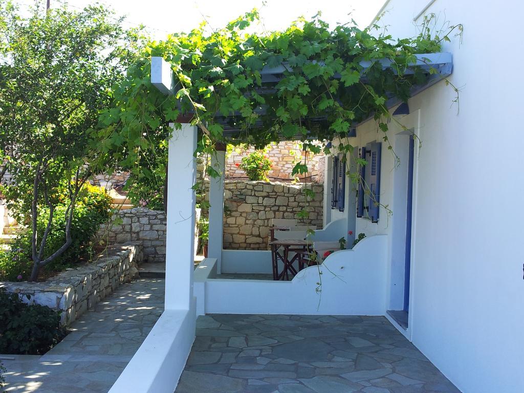 Narkissos Studios Alikí Chambre photo